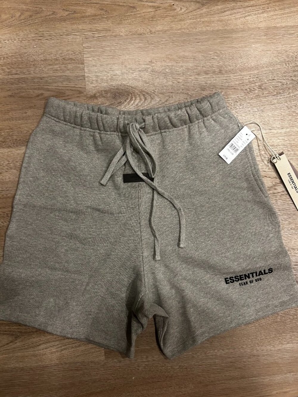 Essentials X large new dark oat Shorts